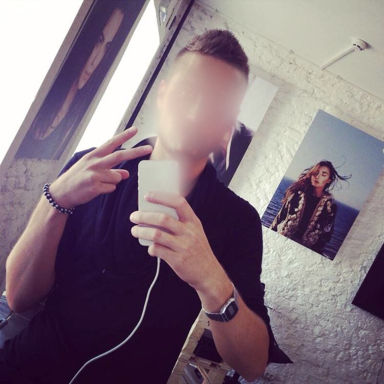 Проститутка Макс 21 лет сделает профессионально фут-фетиш и пригласит к себе