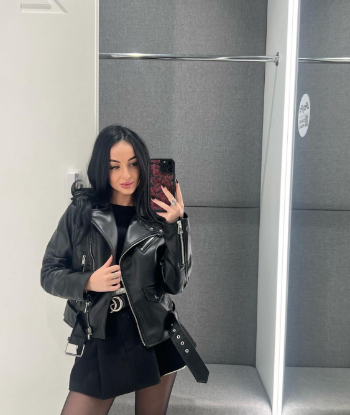 Профессионалка Леся 27 лет сделает с удовольствием минет в презервативе и позовет в гости в Район - Центр