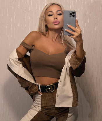 Массажистка IRINA с 3 размером груди исполнит куннилингус и позовет в гости