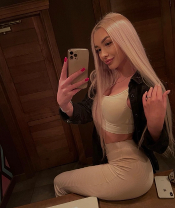 Шлюха Алиса Киса 22 лет исполнит минет без резинки и позовет в гости