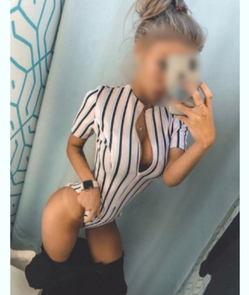 Блондинка ЛЕРА с 2 размером груди подарит массаж не профи и примет у себя