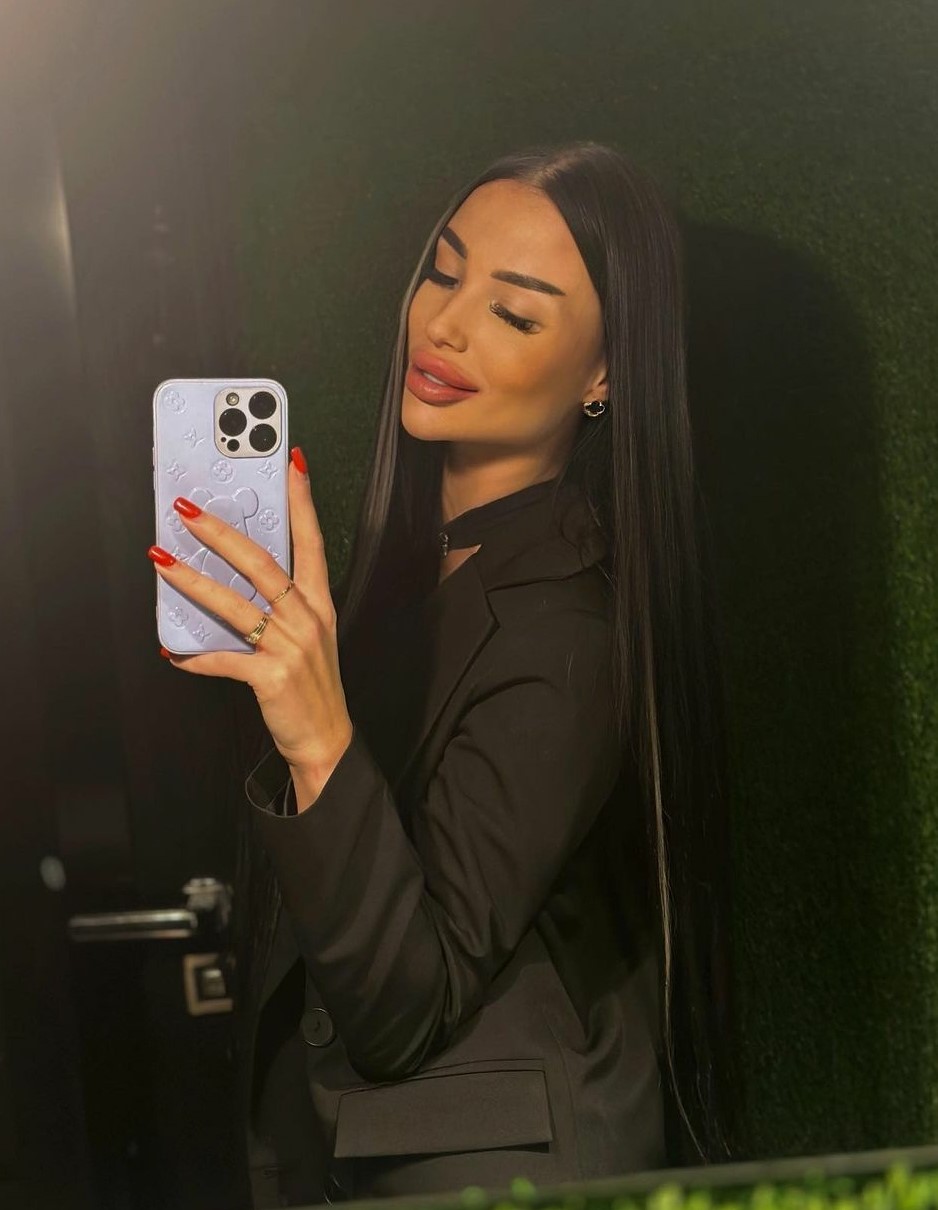 Проститутка СОНЕЧКА 23 лет сделает качественно массаж не профи и позовет в гости в Район - Центр