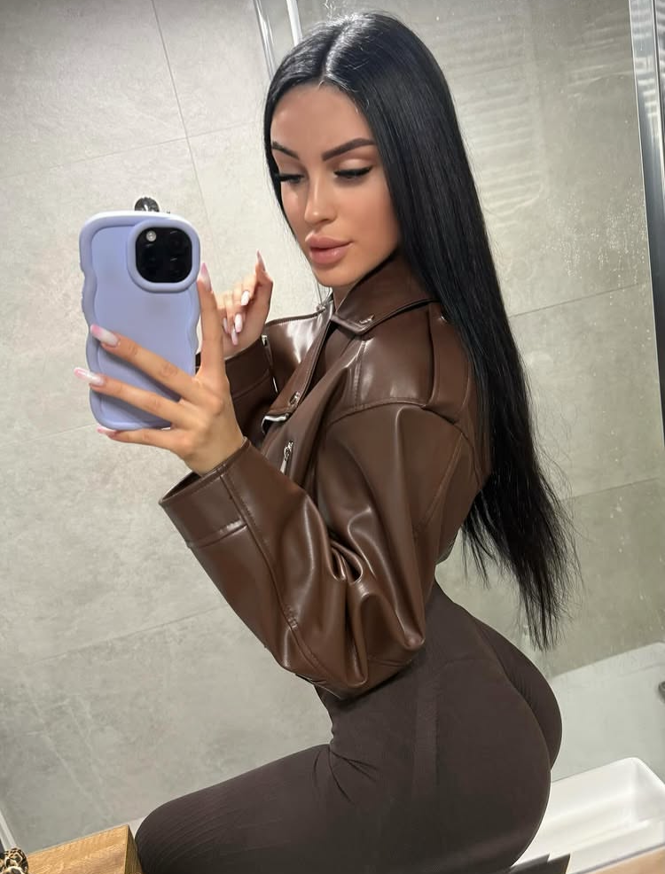 Девочка Амина 28 лет исполнит минет в презервативе и позовет в гости в Район - Центр