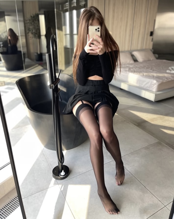 Проститутка НИКА стройная подарит фут-фетиш и пригласит к себе