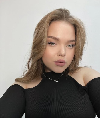 Путана ALEKSA спортивная сделает профессионально анилингус и позовет в гости