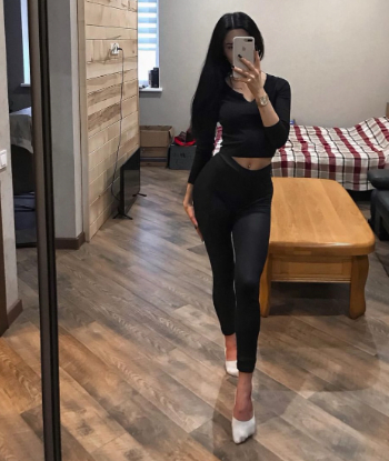 Девушка по вызову АРИАНА стройная подарит окончание на грудь и примет у себя в Район - Центр