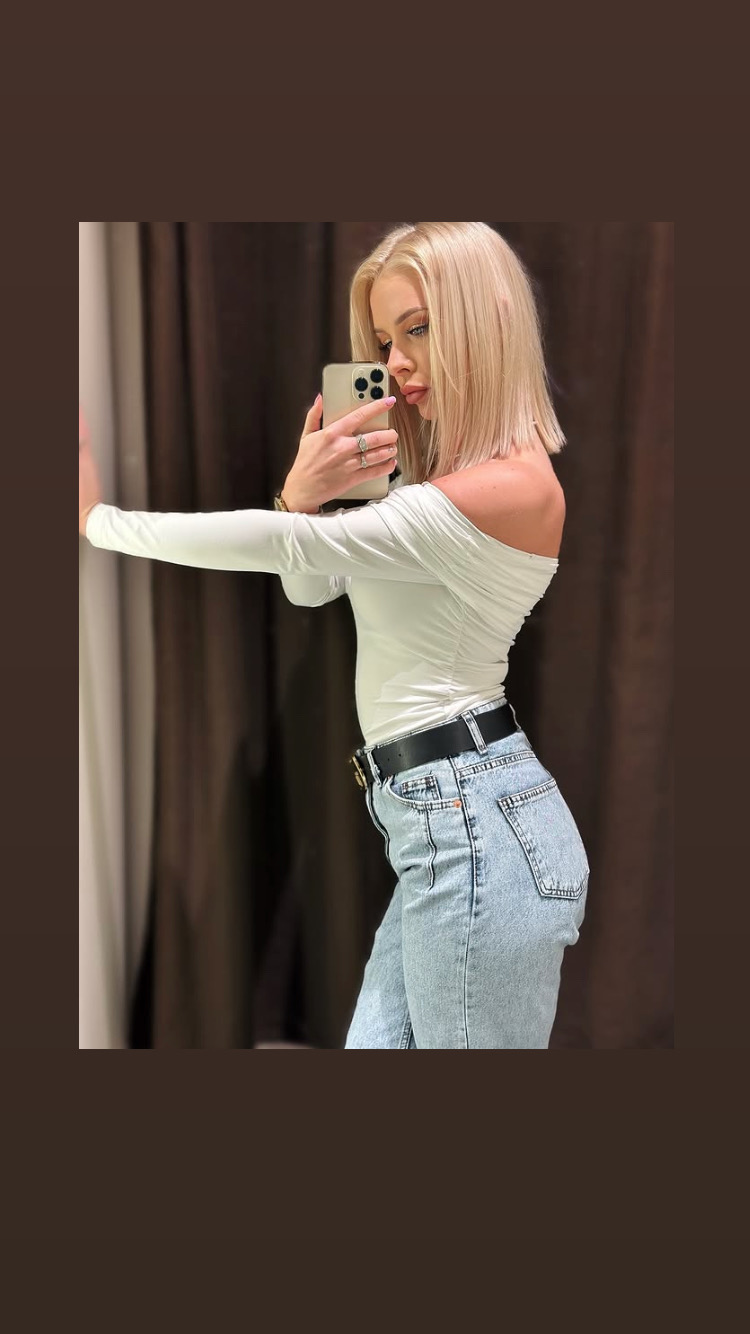 Блондинка ТЕЯ с 3 размером груди сделает качественно куннилингус и пригласит к себе в Район - Центр