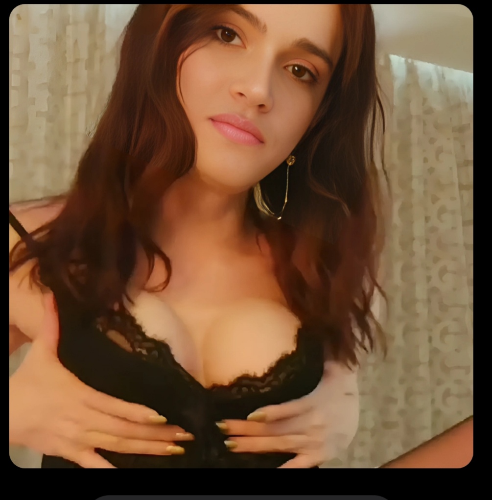 Шлюха Мери-транс стройная сделает с удовольствием минет в презервативе и пригласит к себе в Любой район