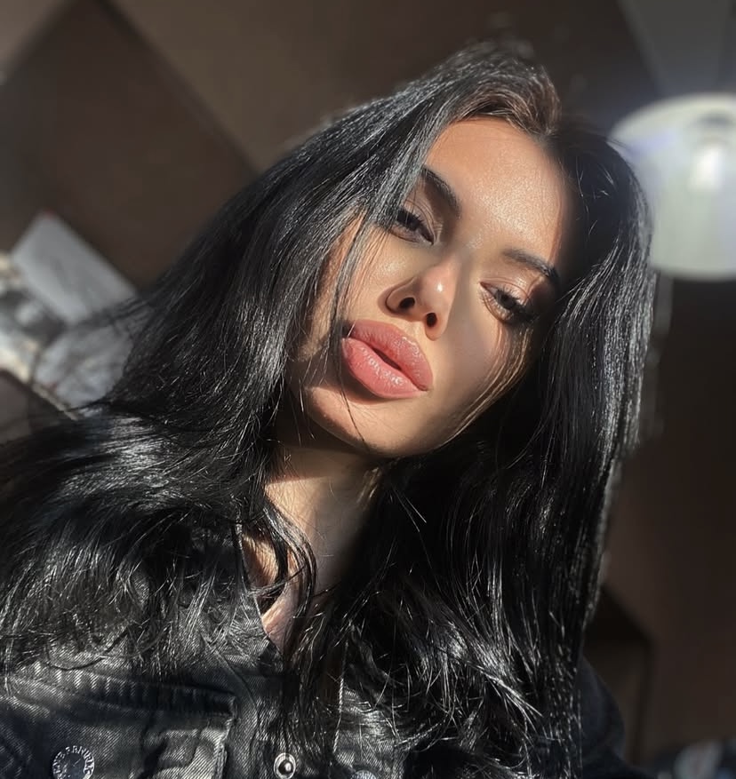 Проститутка ЛИКА 27 лет сделает нежно эротический массаж и позовет в гости в Район - Центр