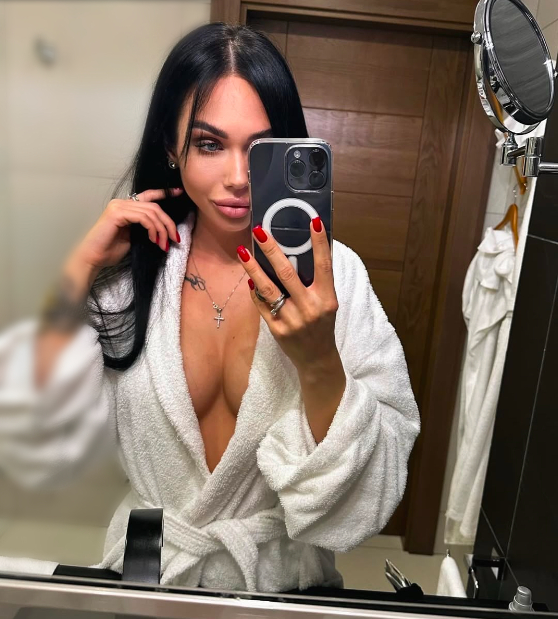 Эскорт АНГЕЛИНА стройная сделает профессионально страпон и примет у себя