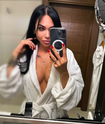 Профессионалка АНГЕЛИНА 25 лет сделает качественно стриптиз не профи и позовет в гости в Район - Центр