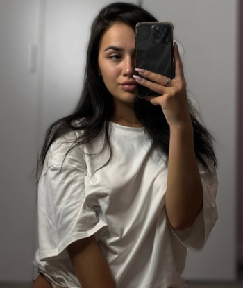 Девочка АЛИНА стройная сделает нежно минет глубокий и пригласит к себе