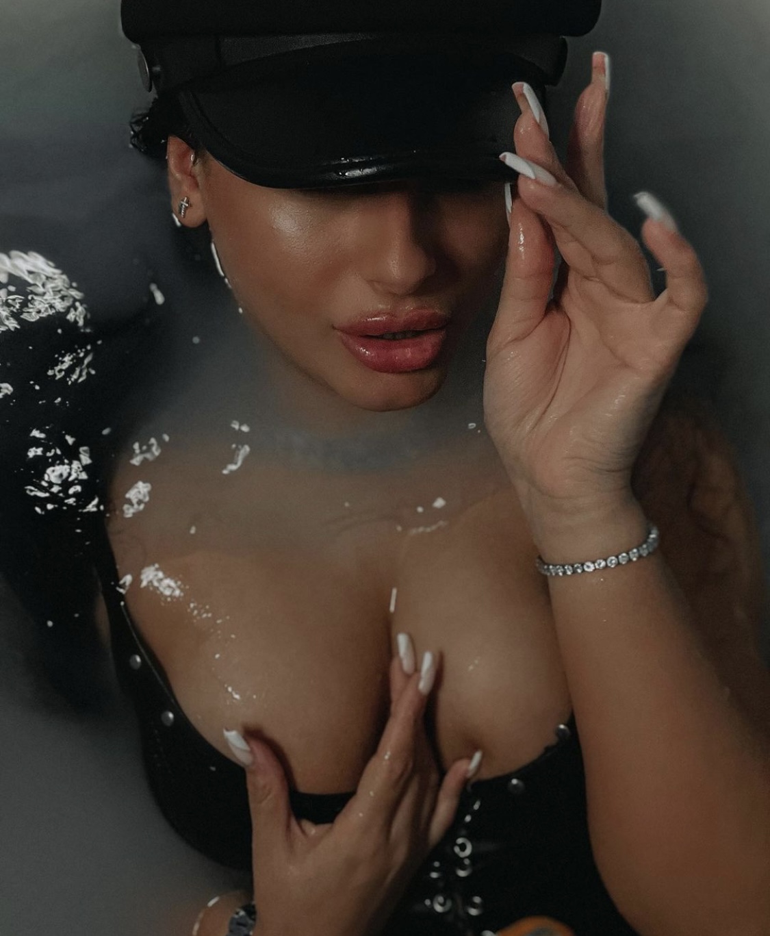 Проститутка СОФЬЯ 25 лет сделает с удовольствием госпожа и примет у себя