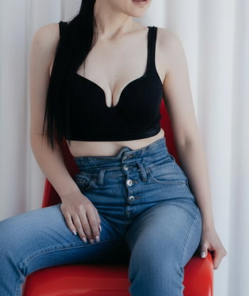 Массажистка Яночка с 3 размером груди сделает качественно окончание на грудь и позовет в гости в Район - Юго-Запад