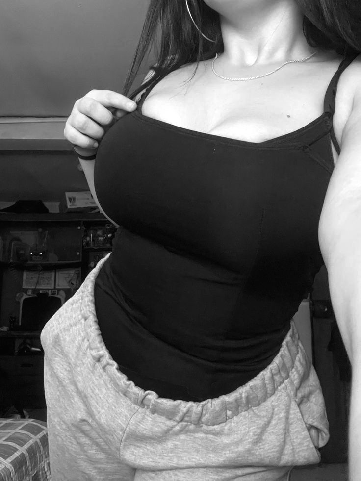 Путана Алина 20 лет сделает нежно  и позовет в гости в Район - Юго-Запад