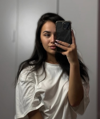 Девушка по вызову ALINA STRAPONESSA стройная сделает качественно куннилингус и пригласит к себе