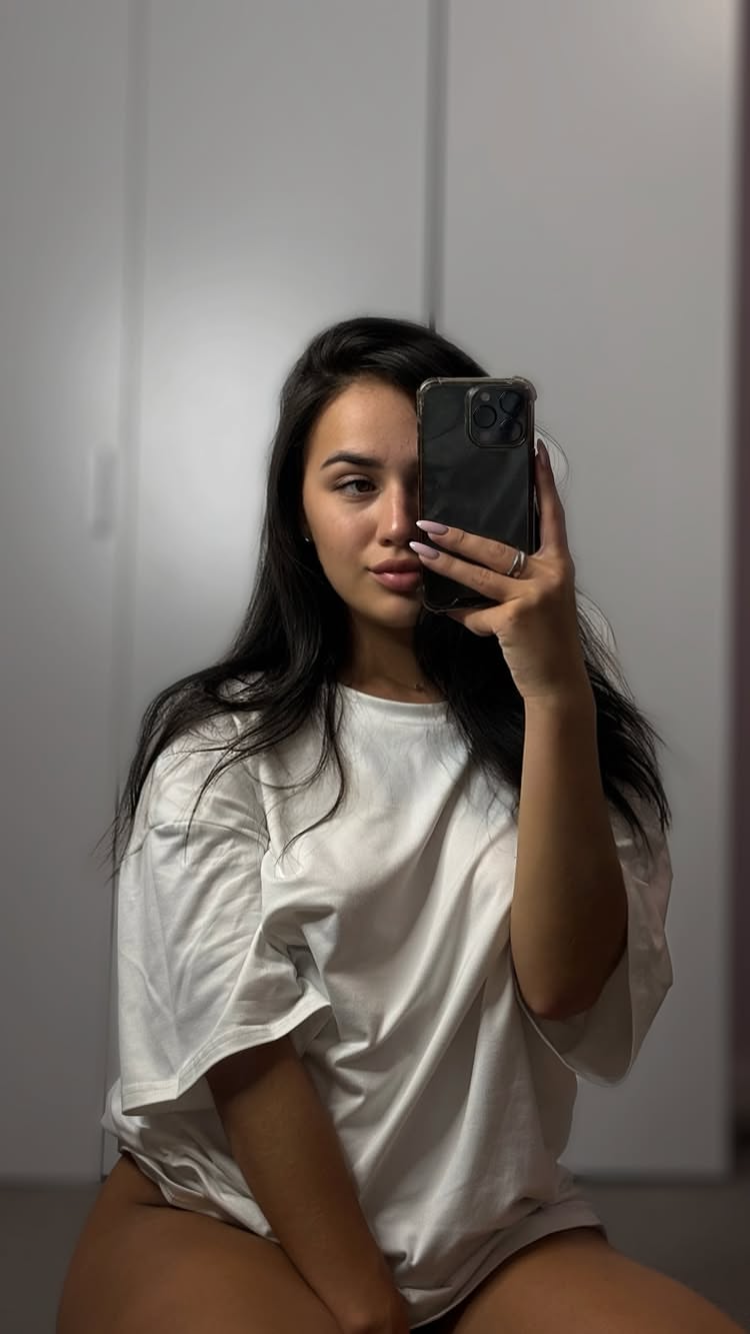 Шлюха ALINA STRAPONESSA стройная исполнит минет глубокий и пригласит к себе