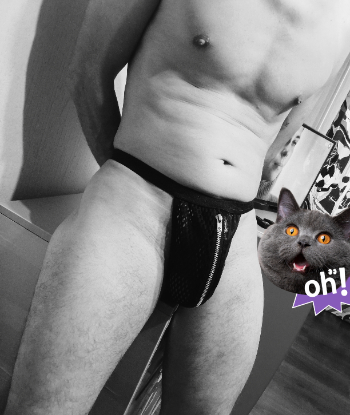 Профессионалка Антон стройная сделает нежно анальный секс и позовет в гости