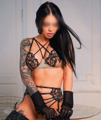 Проститутка МИРОСЛАВА LUX 27 лет сделает нежно эротический массаж и примет у себя в Район - Центр