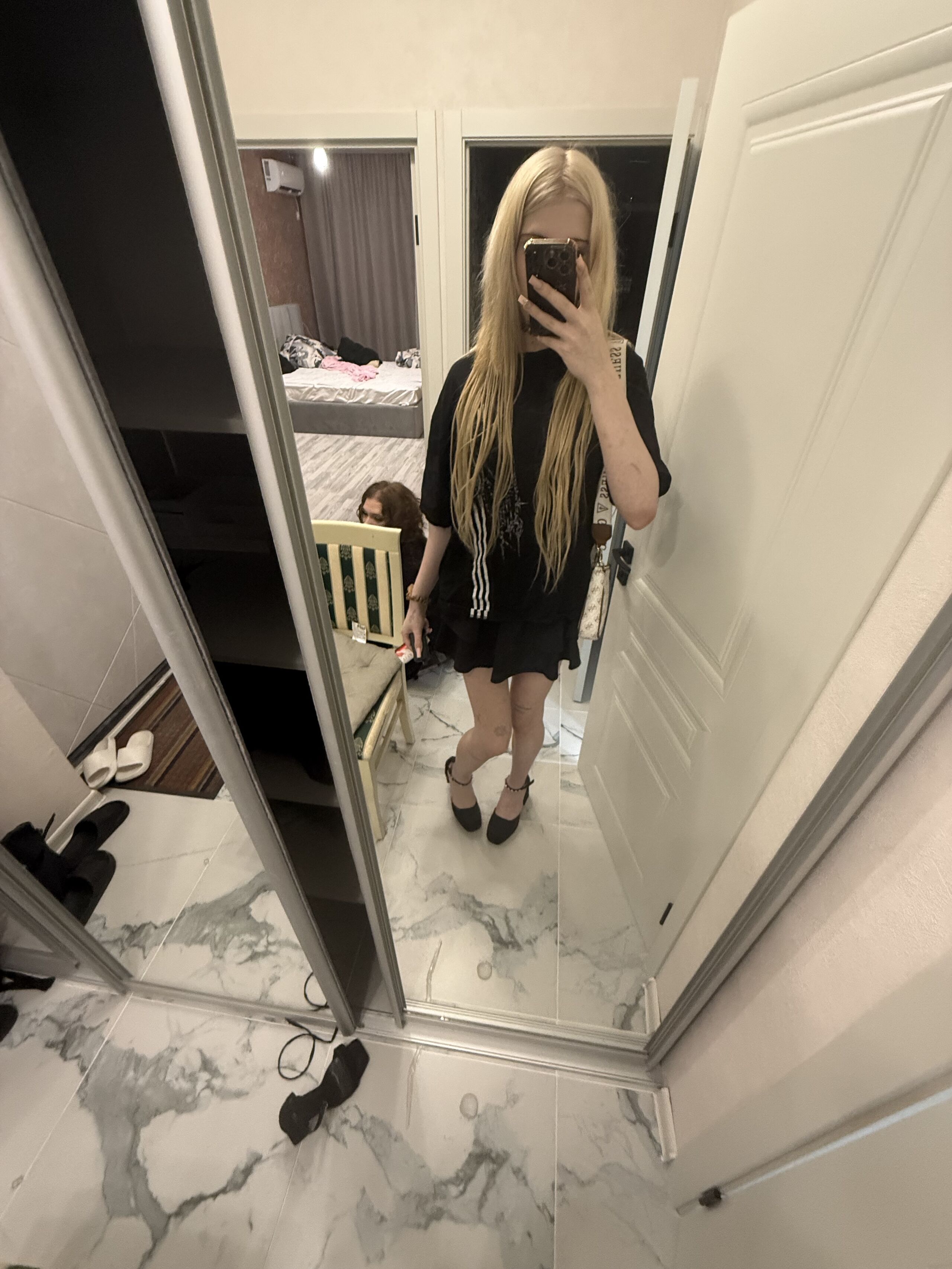 Индивидуалка Vl Trans стройная сделает профессионально  и позовет в гости в Район - Юго-Запад