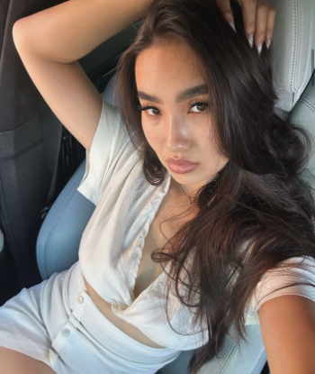 Путана АЙЗА с 3 размером груди сделает качественно ролевые игры и позовет в гости в Район - Центр