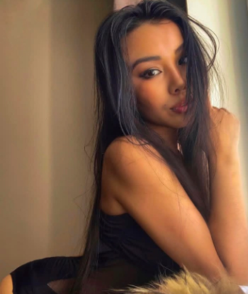 Профессионалка МАЙЯ худая сделает нежно минет в презервативе и позовет в гости