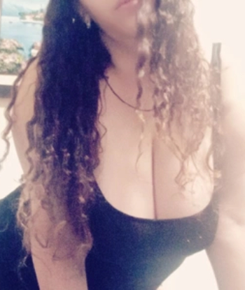 Девушка пара МЖ спортивная сделает профессионально ветка сакуры и примет у себя в Район - Северо-Запад