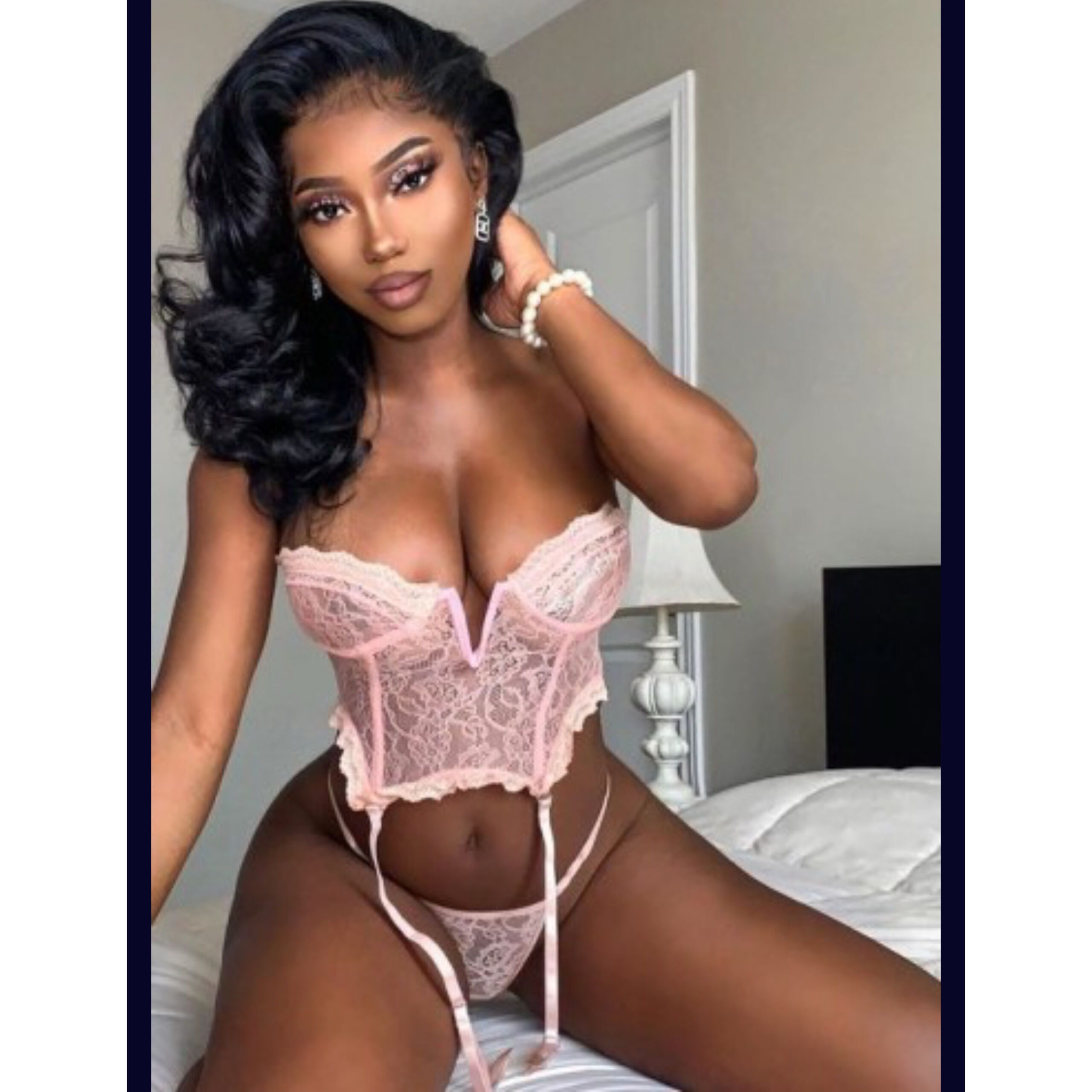 Путана Shara с 3 размером груди подарит массаж профи и позовет в гости в Район - Центр