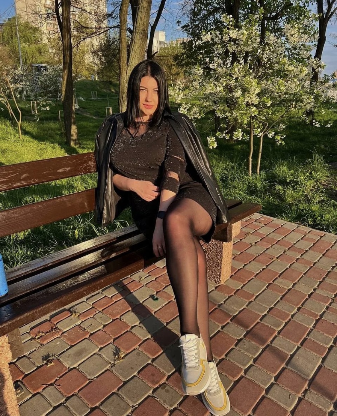 Эскорт ОЛЕНЬКА стройная сделает профессионально классический секс и позовет в гости в Район - Центр