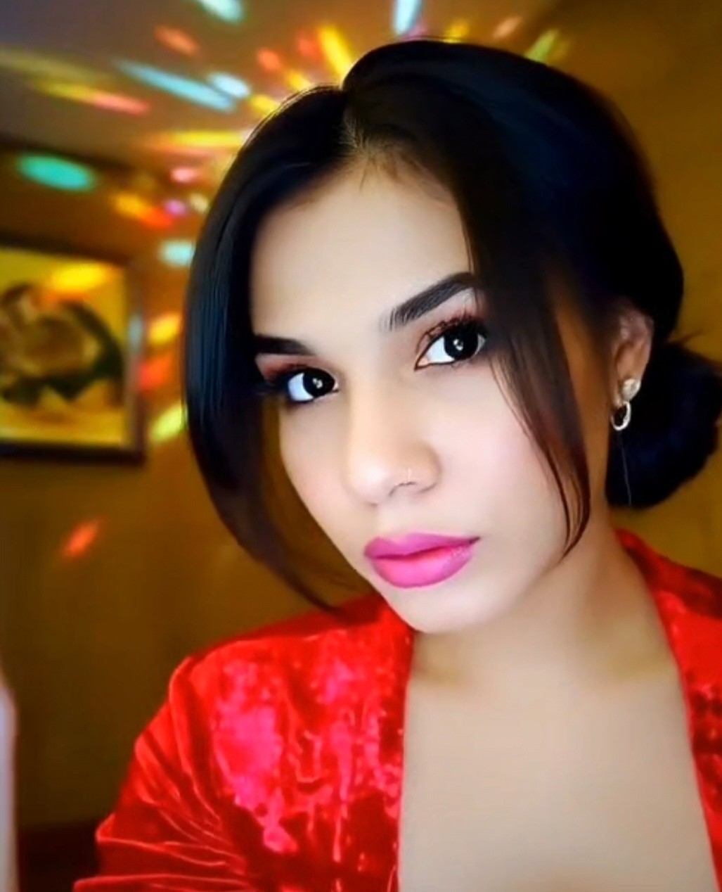 Массажистка Liya 24 лет сделает с удовольствием стриптиз профи и пригласит к себе в Любой район