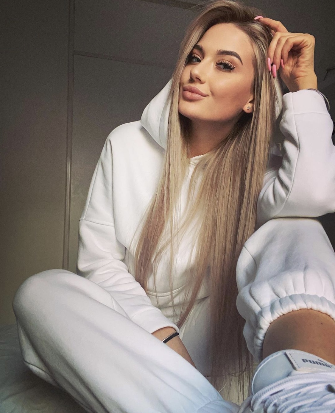 Шлюха ИНЕССА VIP с 2 размером груди сделает с удовольствием есть подружка и пригласит к себе