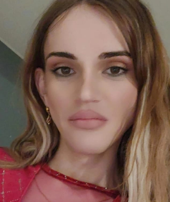 Шлюха Марьяна 26 лет исполнит групповой секс и пригласит к себе в Любой район