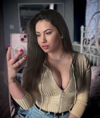 Девушка АРИНА PLUS с 4 размером груди сделает профессионально есть подружка и примет у себя в Район - Центр