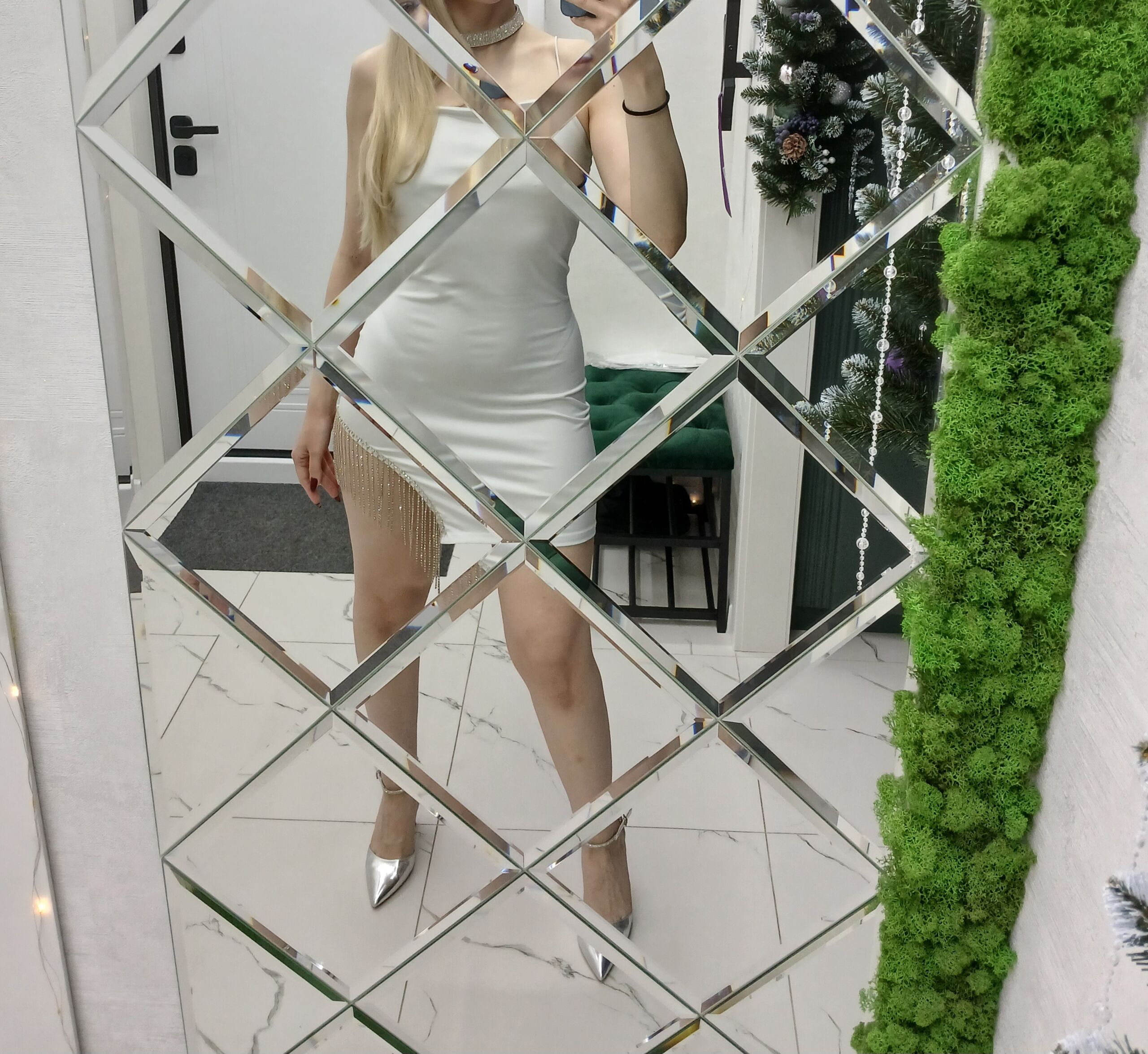 Путана Кира стройная сделает с удовольствием семейным парам и примет у себя в Район - Южный обход