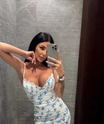 Девочка ГЕЛЯ V I P стройная сделает нежно расслабляющий массаж и примет у себя