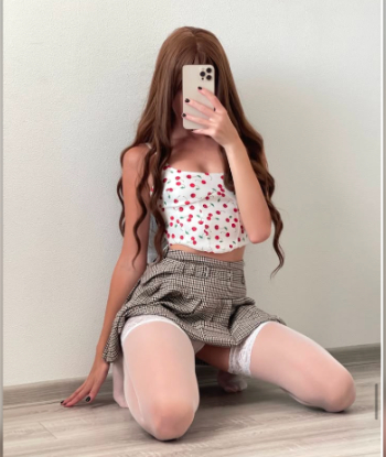 Массажистка НИКА 23 лет сделает качественно эротический массаж и позовет в гости в Район - Центр