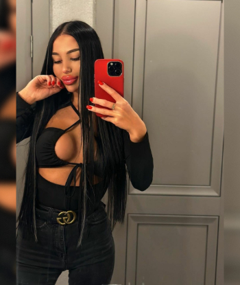 Девушка по вызову СОНЕЧКА с 2 размером груди исполнит куннилингус и пригласит к себе в Район - Центр