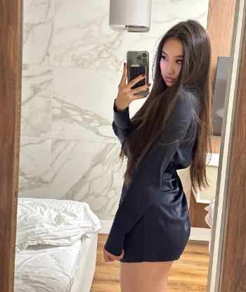 Индивидуалка АЙЗА 21 лет подарит эротический массаж и примет у себя